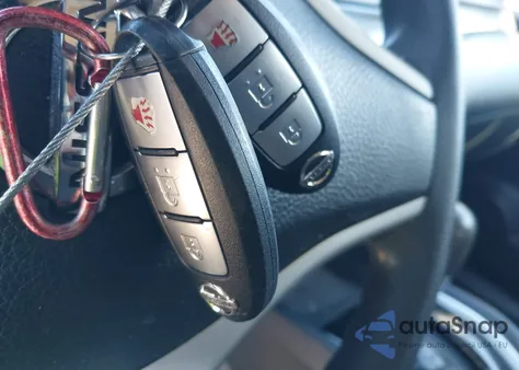 2016 Nissan Rogue Sv z USA, uszkodzony, nr VIN KNMAT2MV6GP667136